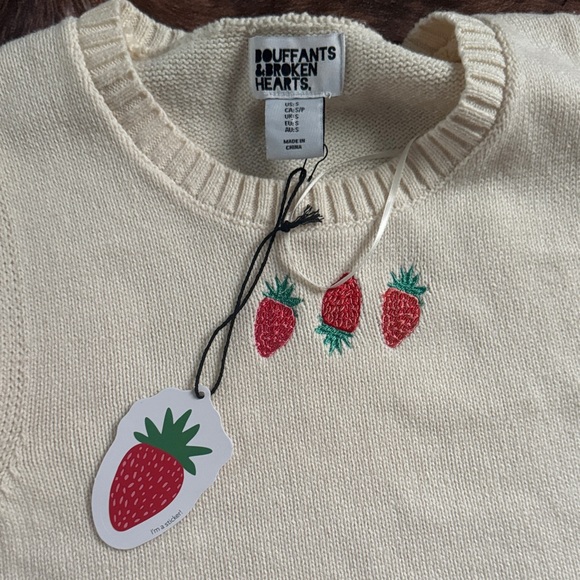 Cream Knit Top with Strawberry Design - Picture 2 of 2